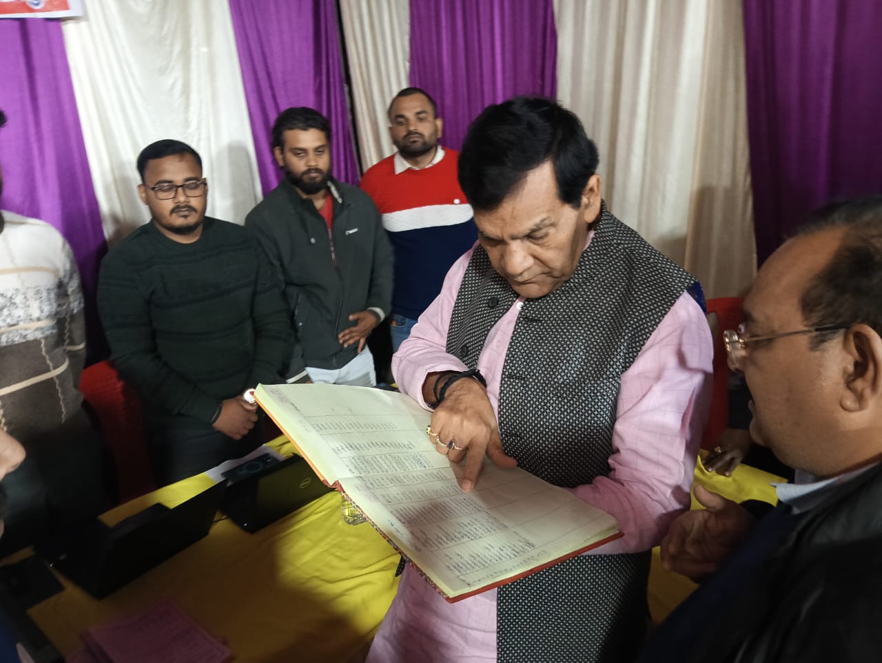 बिजली बिल सुधार कैंप निरीक्षण करने पहुचे ऊर्जामंत्री अरविंद कुमार शर्मा 