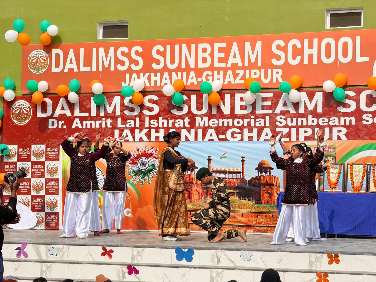 डालिम्स सनबीम स्कूल जखनिया में हर्षोल्लास से मनाया गया गणतंत्र दिवस