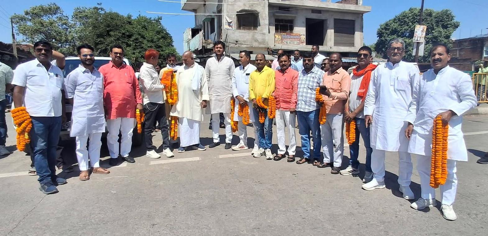 सिधौना में पूर्व राज्यपाल कलराज मिश्र का जोरदार स्वागत