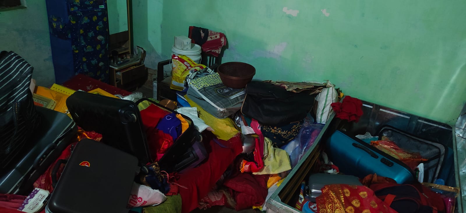 मौधा गांव में छत के रास्ते दो घरों में चोरी, लाखों के गहने व नकदी पर हाथ साफ