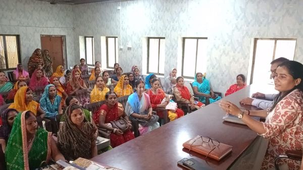 सैदपुर में स्वयं सहायता समूहों की महिलाओं को आत्मनिर्भर बनाने के लिए प्रशासन की नई पहल