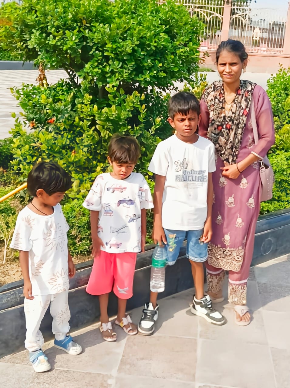 पीछे से बोलेरो की टक्कर से महिला की मौत, शव पहुंचते ही उचौरी बाजार में मचा कोहराम